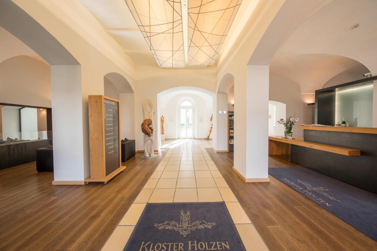 Hotel Kloster Holzen Allmannshofen Exterior photo