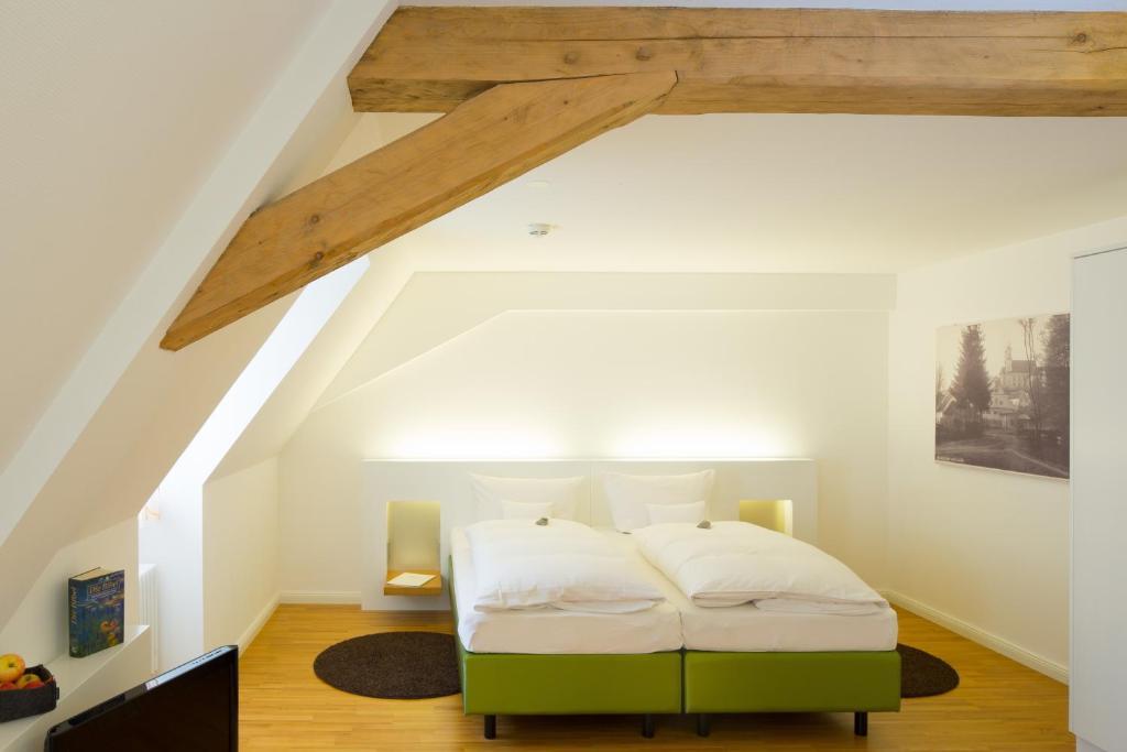 Hotel Kloster Holzen Allmannshofen Room photo